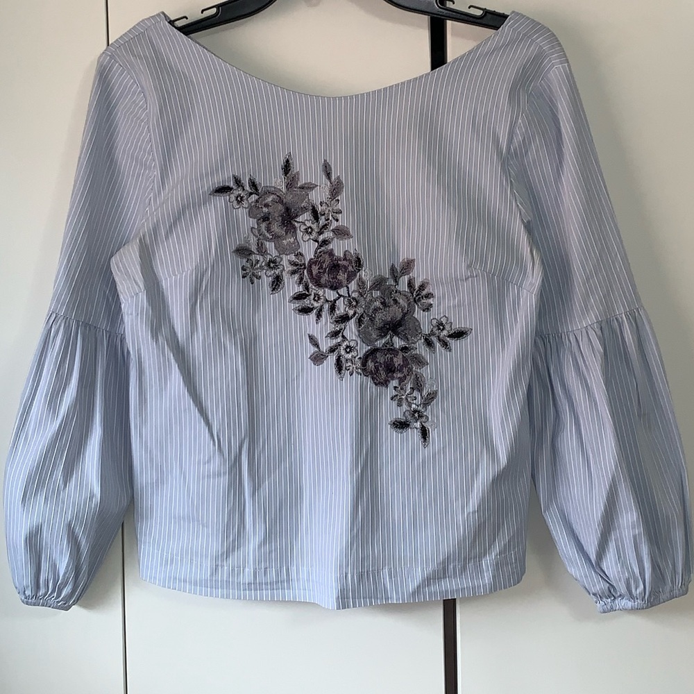 White House Black Market Baby Blue Puff Sleeve Blouse